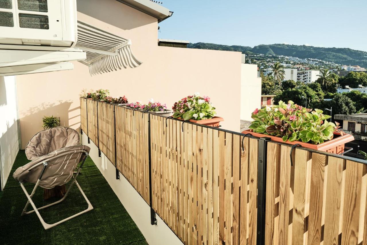 Appart'Eden : Vue Panoramique Sur Saint-Denis Sainte Clotilde Exterior photo